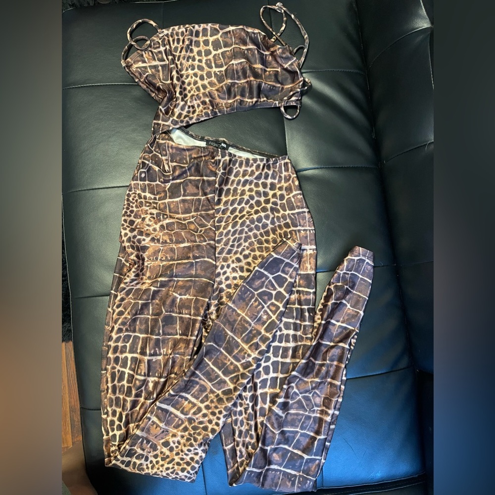 Fashion Nova / Jumpsuit / Size small